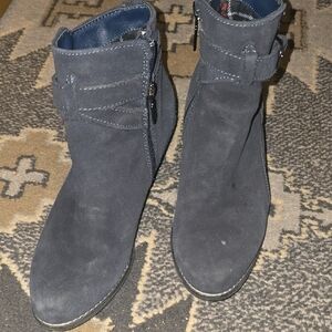 Stylish Women's Ankle Boots in Navy Blue